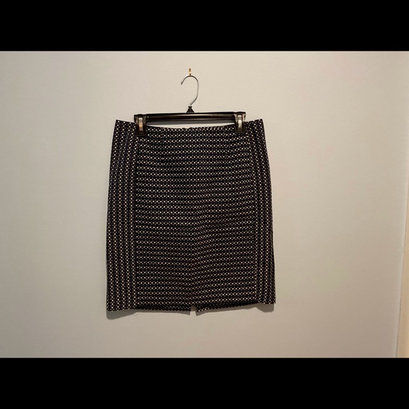 Tommy Hilfiger Navy Skirt. - Picture 2 of 5